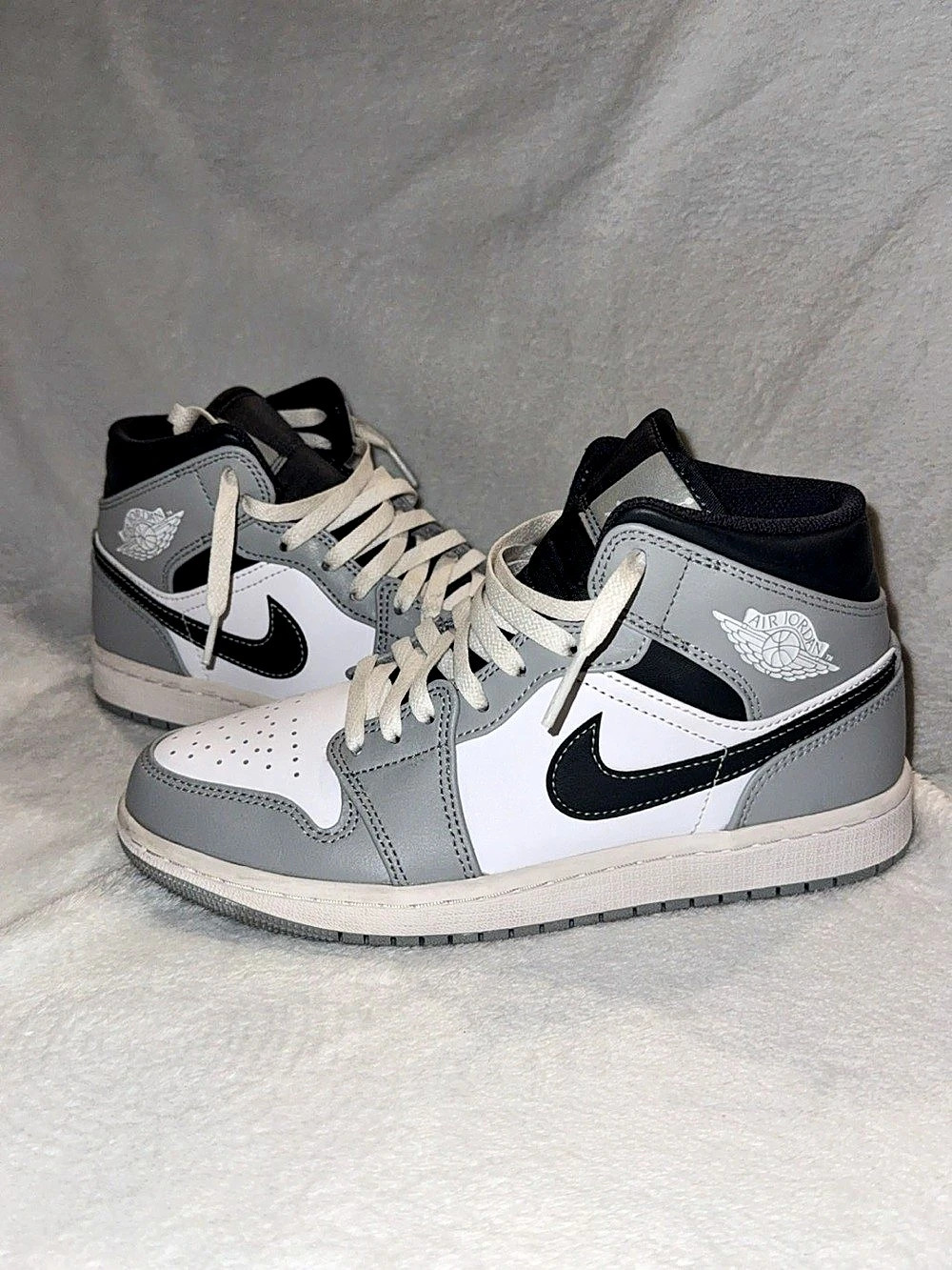 Jordan Air Jordan 1 Mid Gray & White US Men’s 7/Women’s 8.5. Good condition.